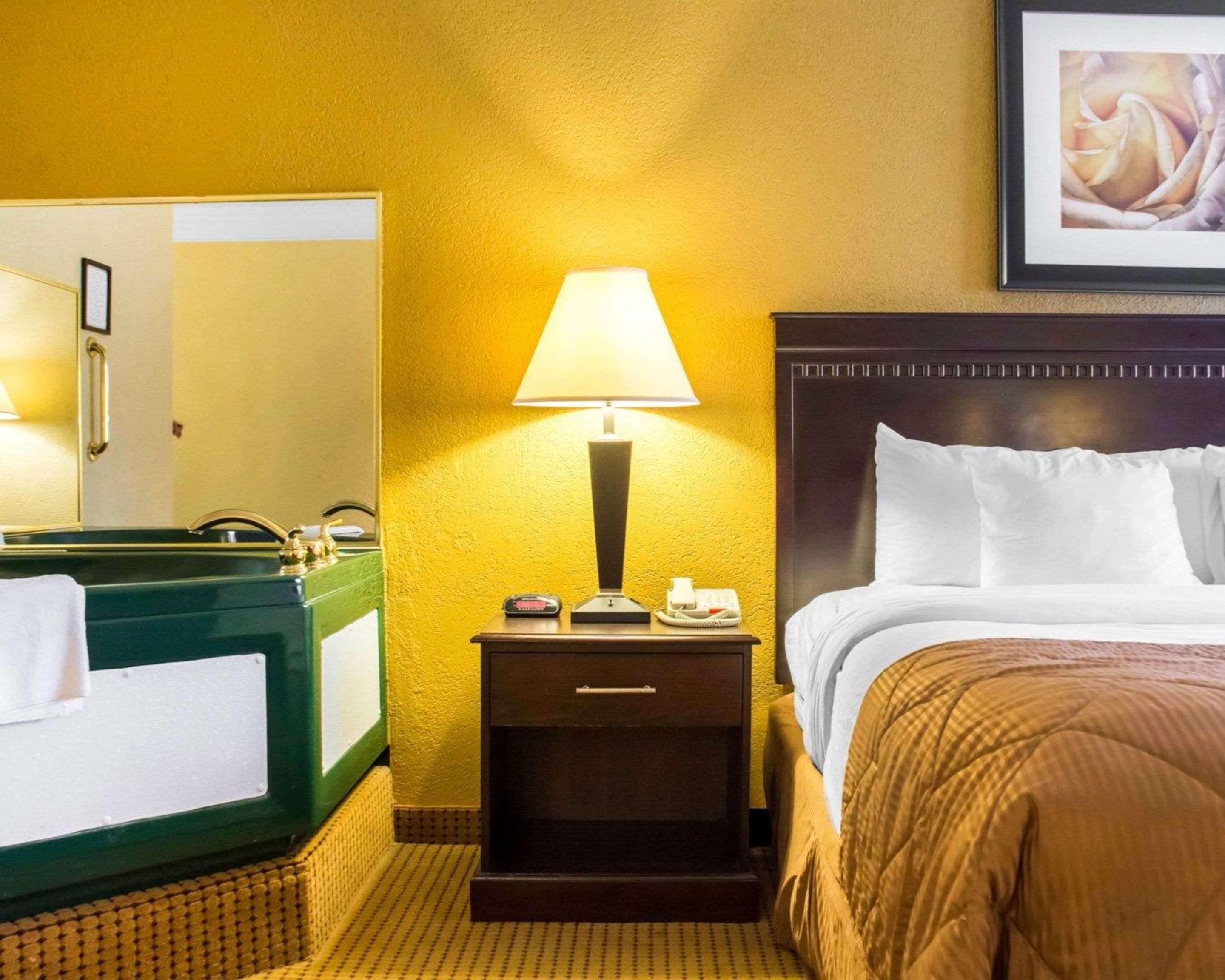 Quality Inn And Suites Fairgrounds - Syracuse Seneca Knolls Eksteriør bilde