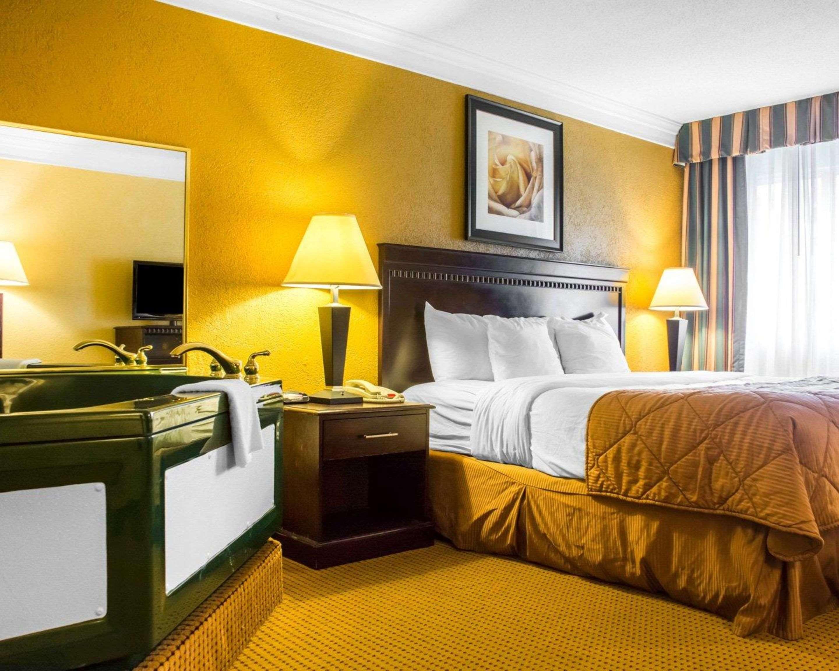 Quality Inn And Suites Fairgrounds - Syracuse Seneca Knolls Eksteriør bilde