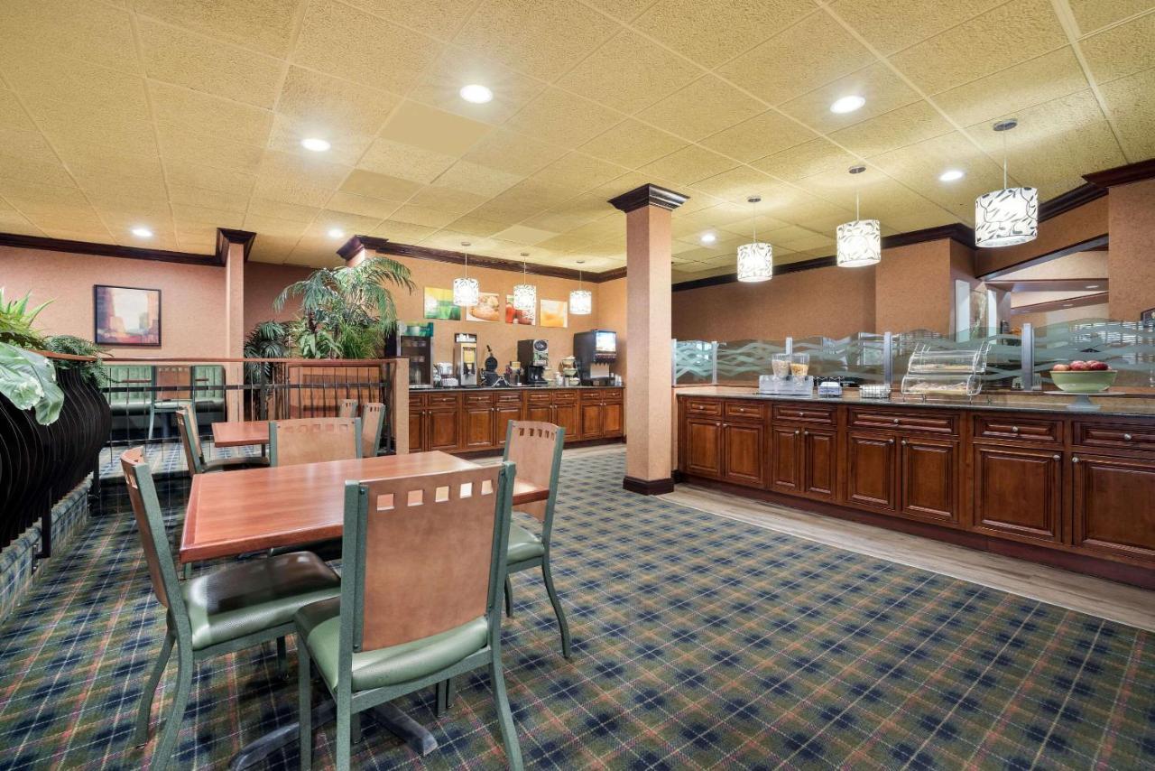 Quality Inn And Suites Fairgrounds - Syracuse Seneca Knolls Eksteriør bilde