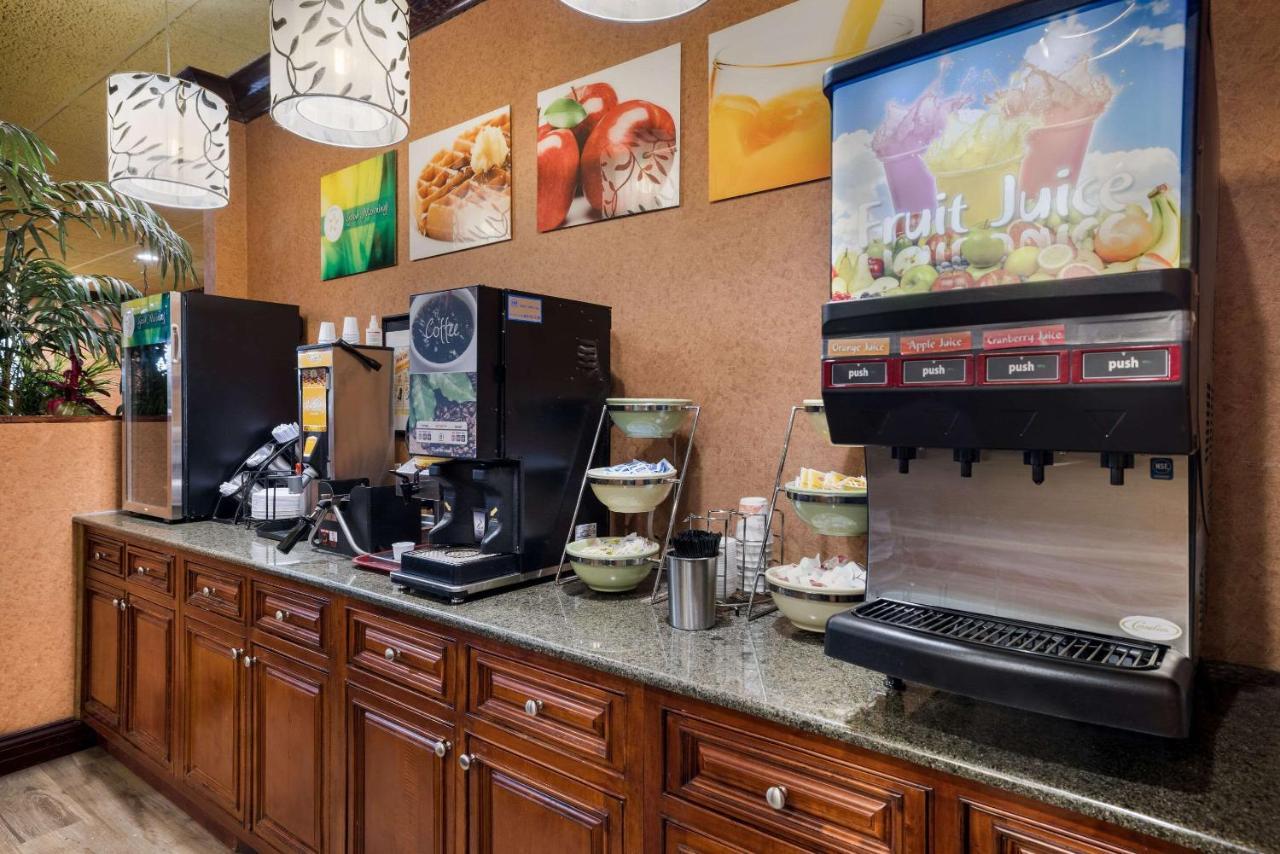 Quality Inn And Suites Fairgrounds - Syracuse Seneca Knolls Eksteriør bilde