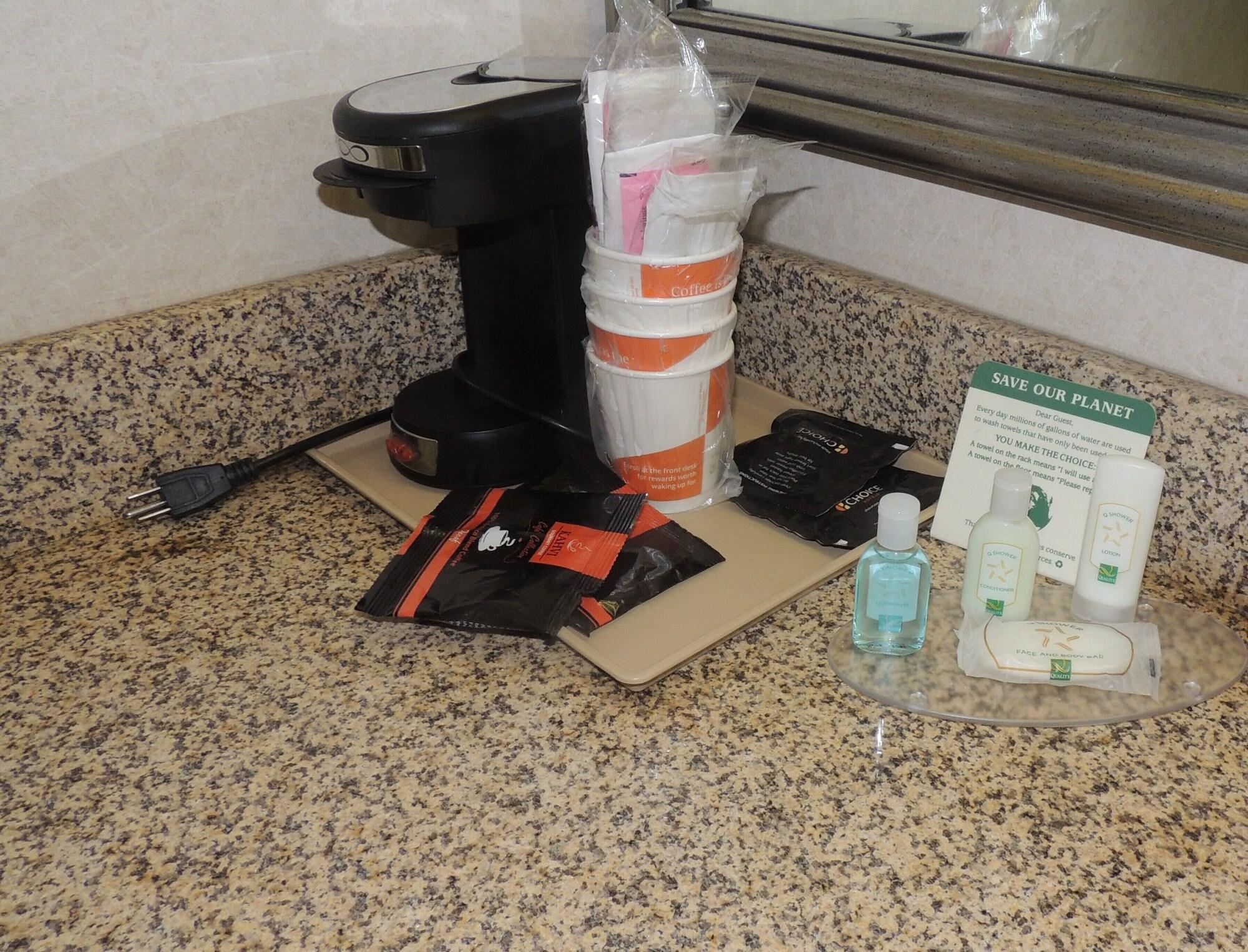Quality Inn And Suites Fairgrounds - Syracuse Seneca Knolls Eksteriør bilde