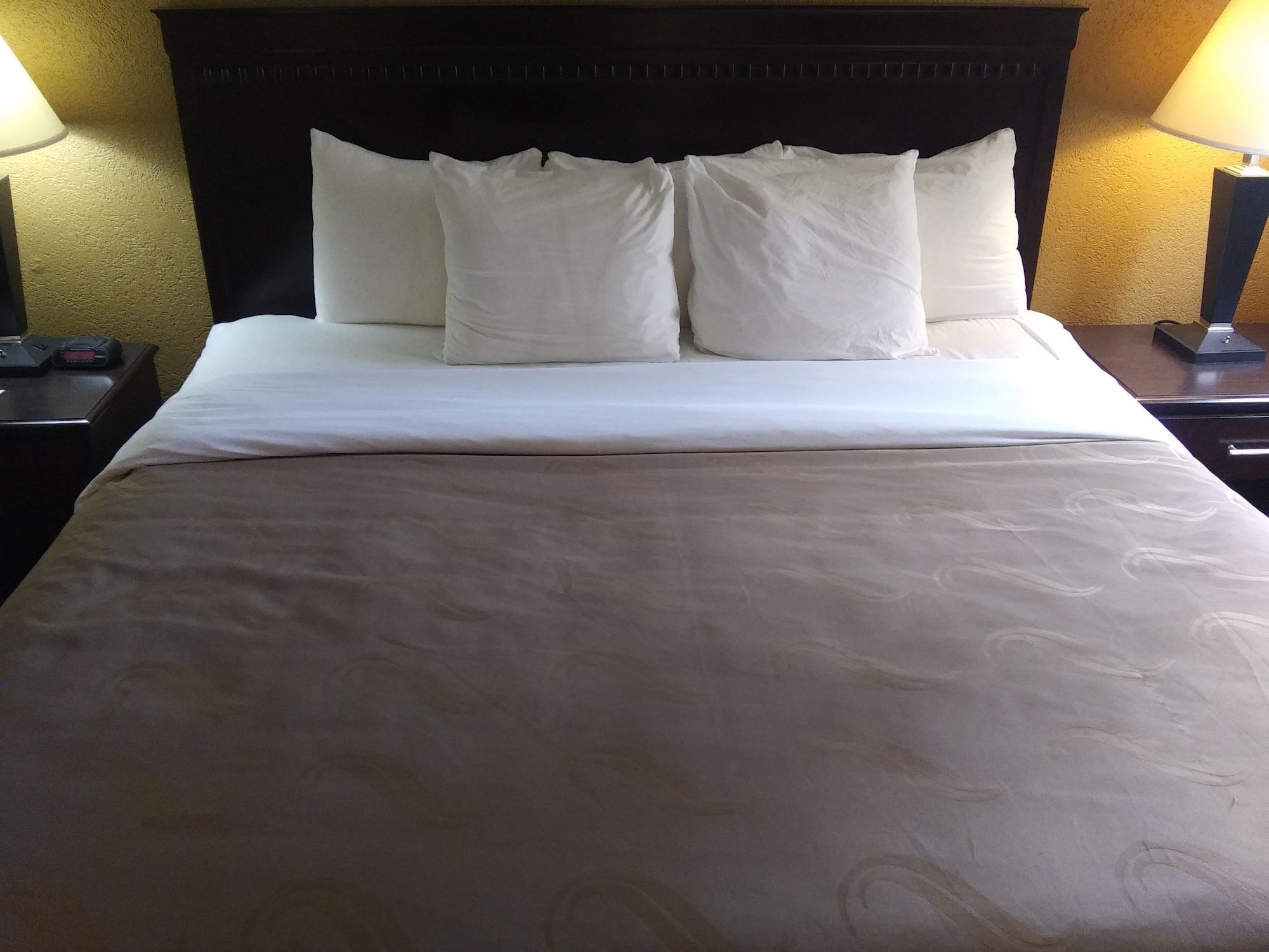 Quality Inn And Suites Fairgrounds - Syracuse Seneca Knolls Eksteriør bilde